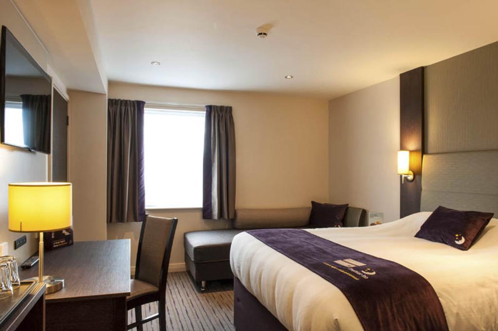 Premier Inn London Greenford Rum bild