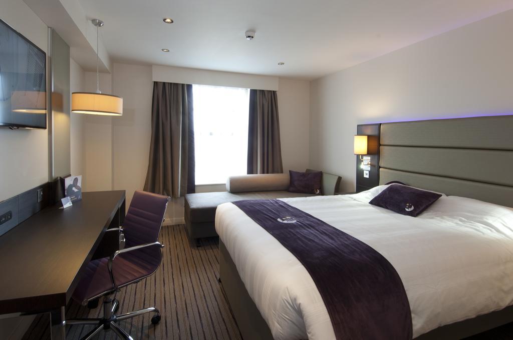 Premier Inn London Greenford Rum bild