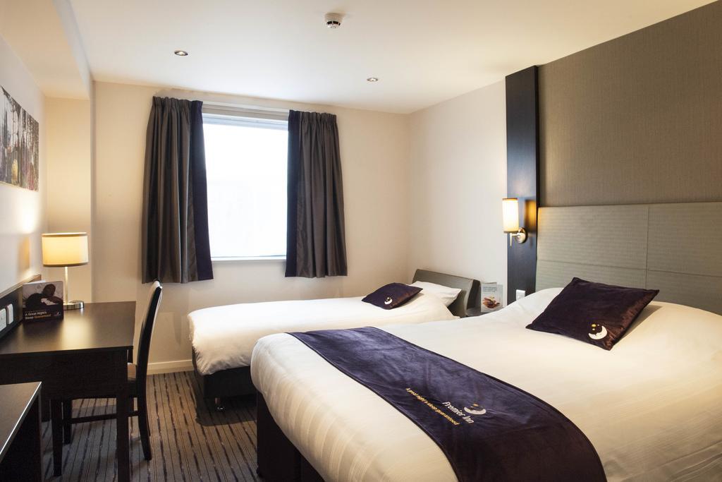 Premier Inn London Greenford Rum bild
