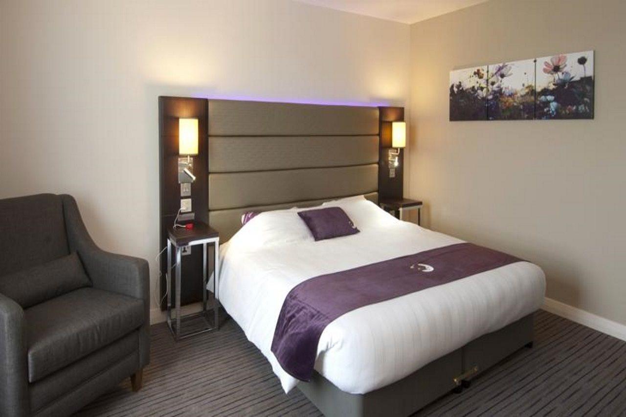 Premier Inn London Greenford Exteriör bild