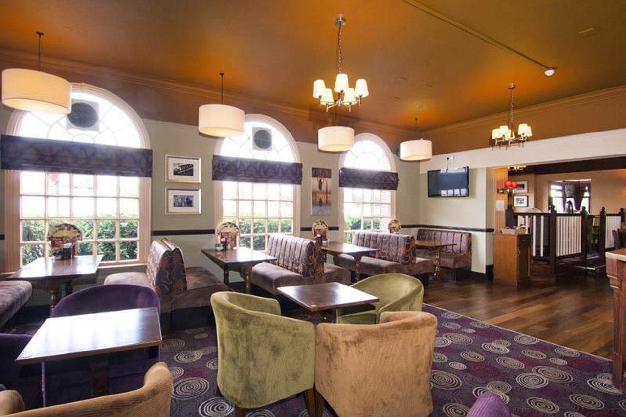 Premier Inn London Greenford Exteriör bild