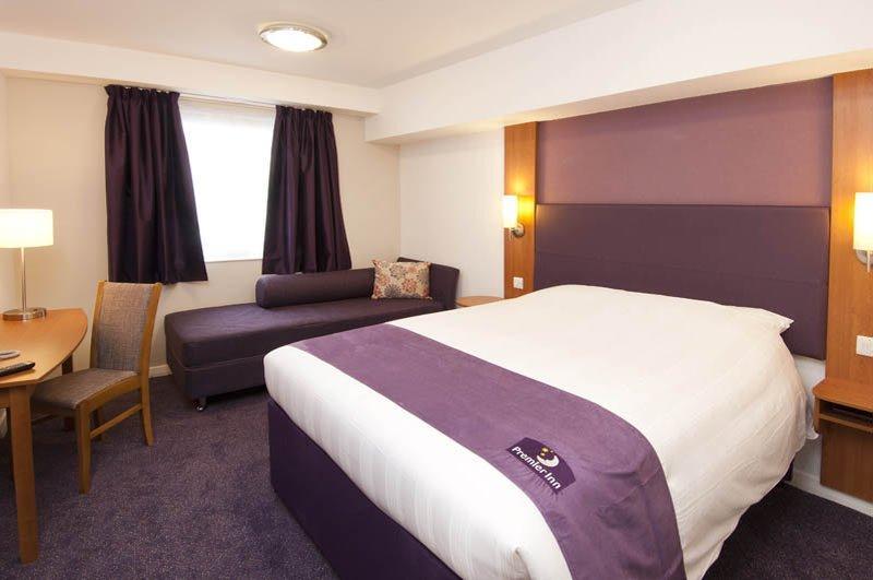 Premier Inn London Greenford Exteriör bild