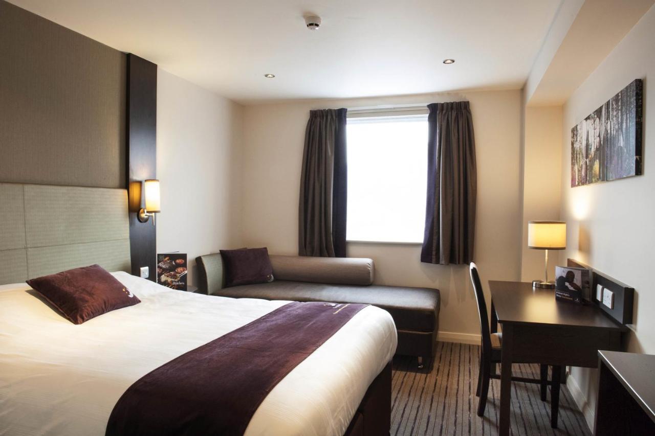 Premier Inn London Greenford Exteriör bild